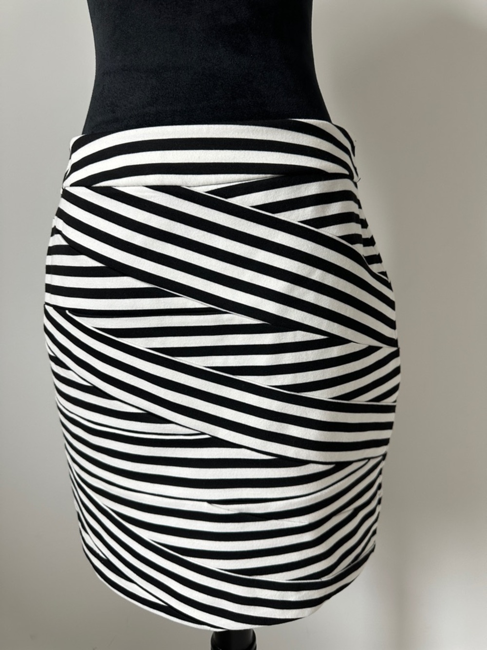 Express Black and White Striped Wrap-Detail Pencil Skirt (size 10)